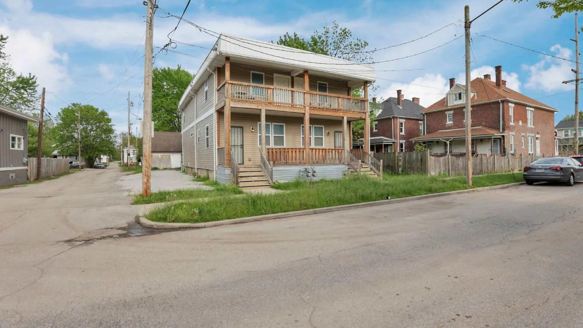 Housepitality - The Urban Roost 1 - Modern Villa Columbus