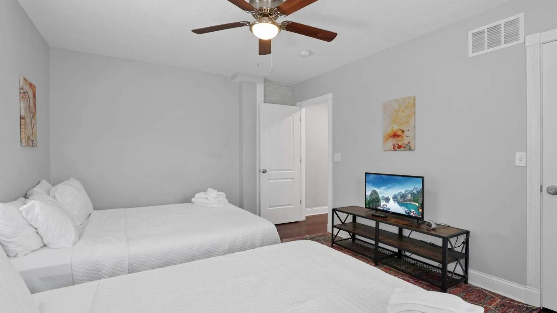 Tatil Evi Housepitality - The Urban Roost 1 - Modern Villa Columbus